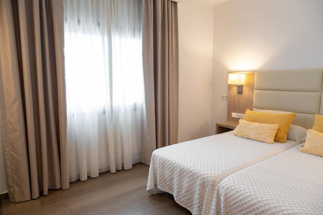 Hostal La Cigueena Portinatx Buitenkant foto